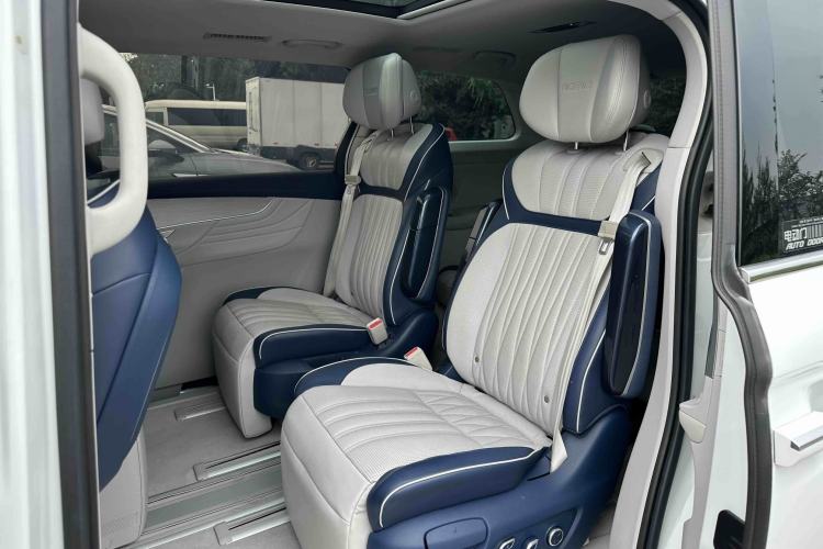 Used Roewe iMAX8 2022 400TGI Prestige Edition Interior 2