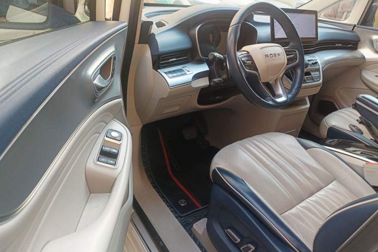 Used Roewe iMAX8 2022 400TGI Prestige Edition Interior 3