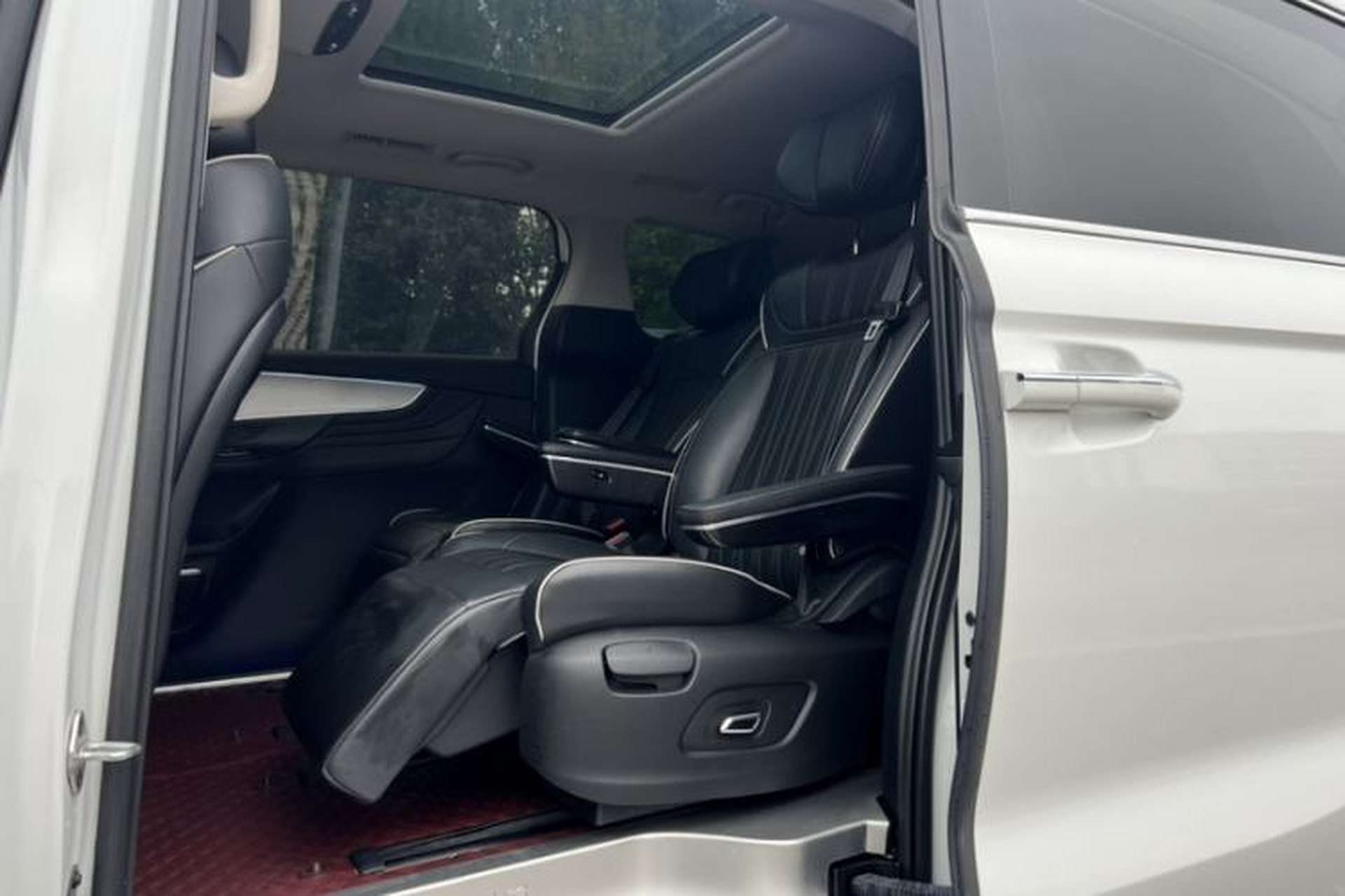 Used Roewe iMAX8 2022 400TGI Flagship Edition Interior 3