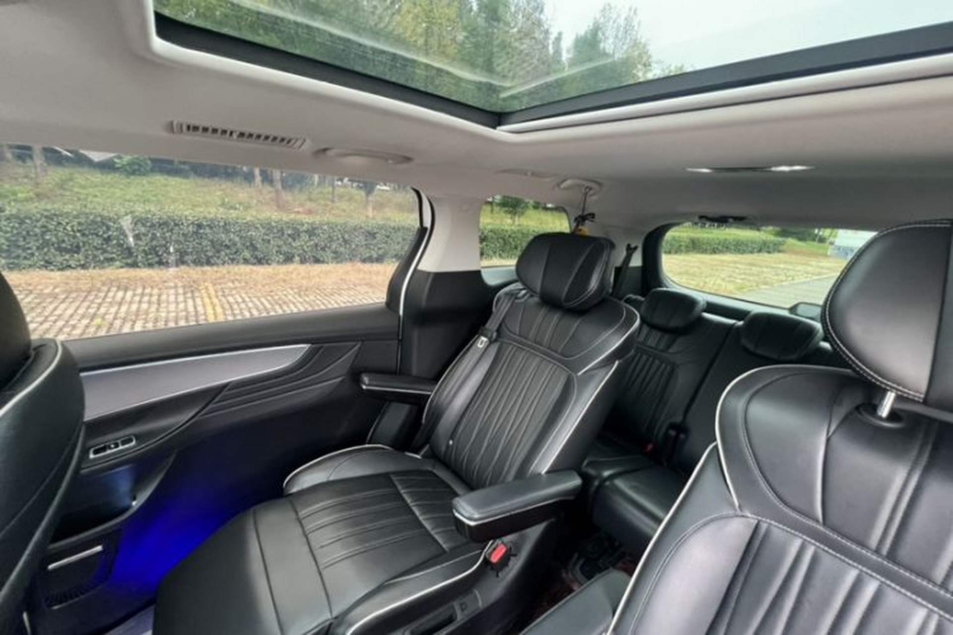 Used Roewe iMAX8 2022 400TGI Flagship Edition Interior 5