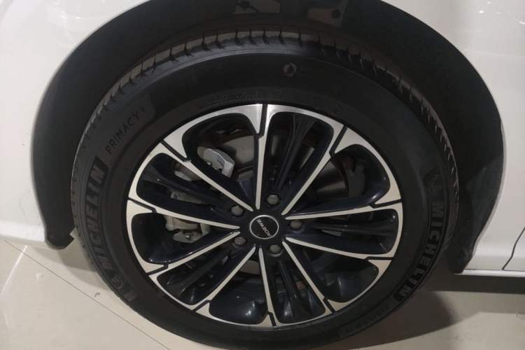 Used Roewe iMAX8 2022 400TGI Celebration Edition Left Front Wheel Hub