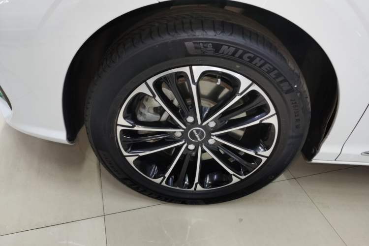 Used Roewe iMAX8 2022 400TGI Prestige Edition Left Front Wheel Hub