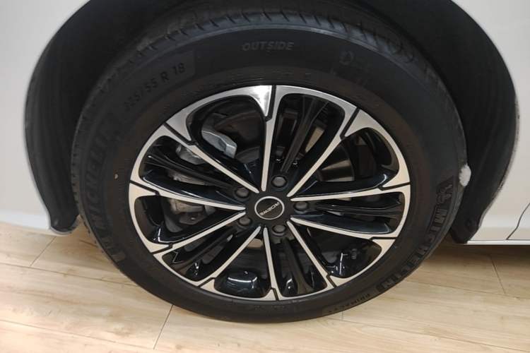 Used Roewe iMAX8 2022 400TGI Prestige Edition Left Front Wheel Hub
