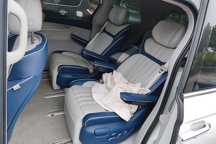 Used Roewe iMAX8 2022 400TGI Celebration Edition Left Rear Seat