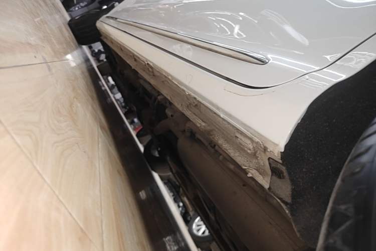 Used Roewe iMAX8 2022 400TGI Prestige Edition Left Side Sill