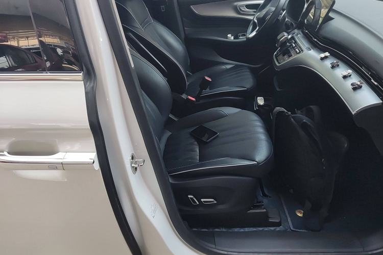Used Roewe iMAX8 2022 400TGI Prestige Edition Right Front Seat