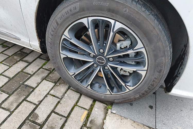 Used Roewe iMAX8 2022 400TGI Celebration Edition Right Front Wheel Hub