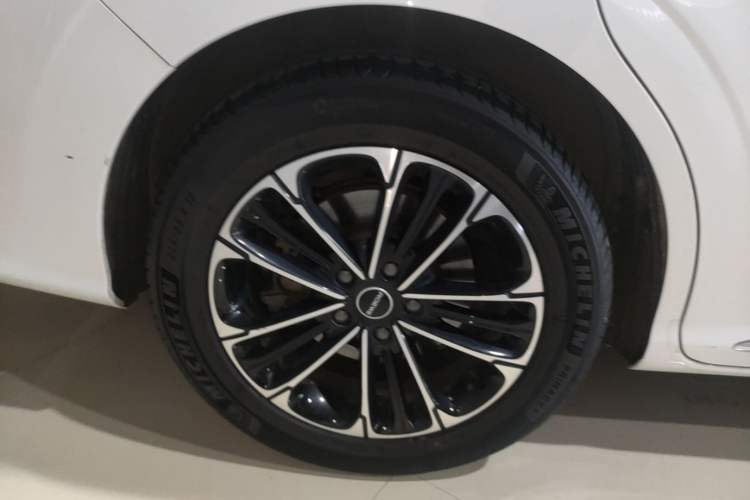 Used Roewe iMAX8 2022 400TGI Celebration Edition Right Rear Wheel Hub