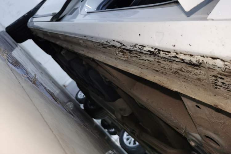Used Roewe iMAX8 2022 400TGI Prestige Edition Right Side Sill