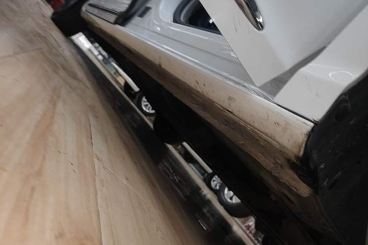 Used Roewe iMAX8 2022 400TGI Prestige Edition Right Side Sill