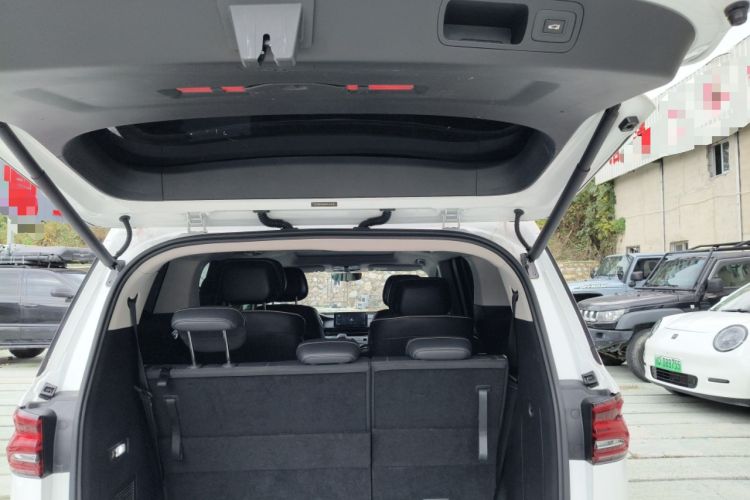 Used Roewe iMAX8 2022 400TGI Flagship Edition Trunk