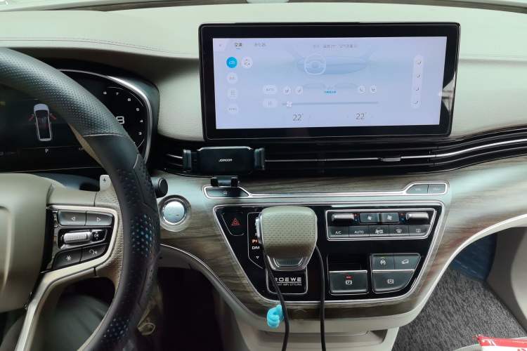 Used Roewe iMAX8 2023 400TGI Comfort Edition Audio And AC Panel