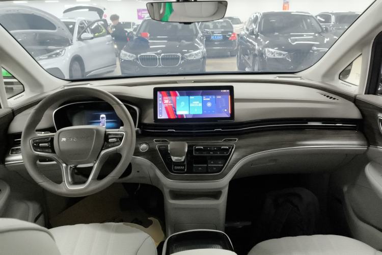 Used Roewe iMAX8 2023 400TGI Comfort Edition Center Console