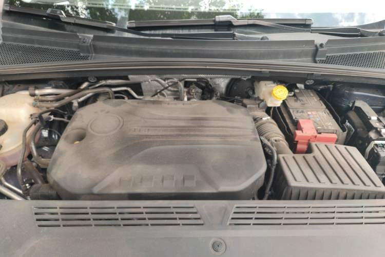 Used Roewe iMAX8 2023 400TGI Comfort Edition Engine Bay