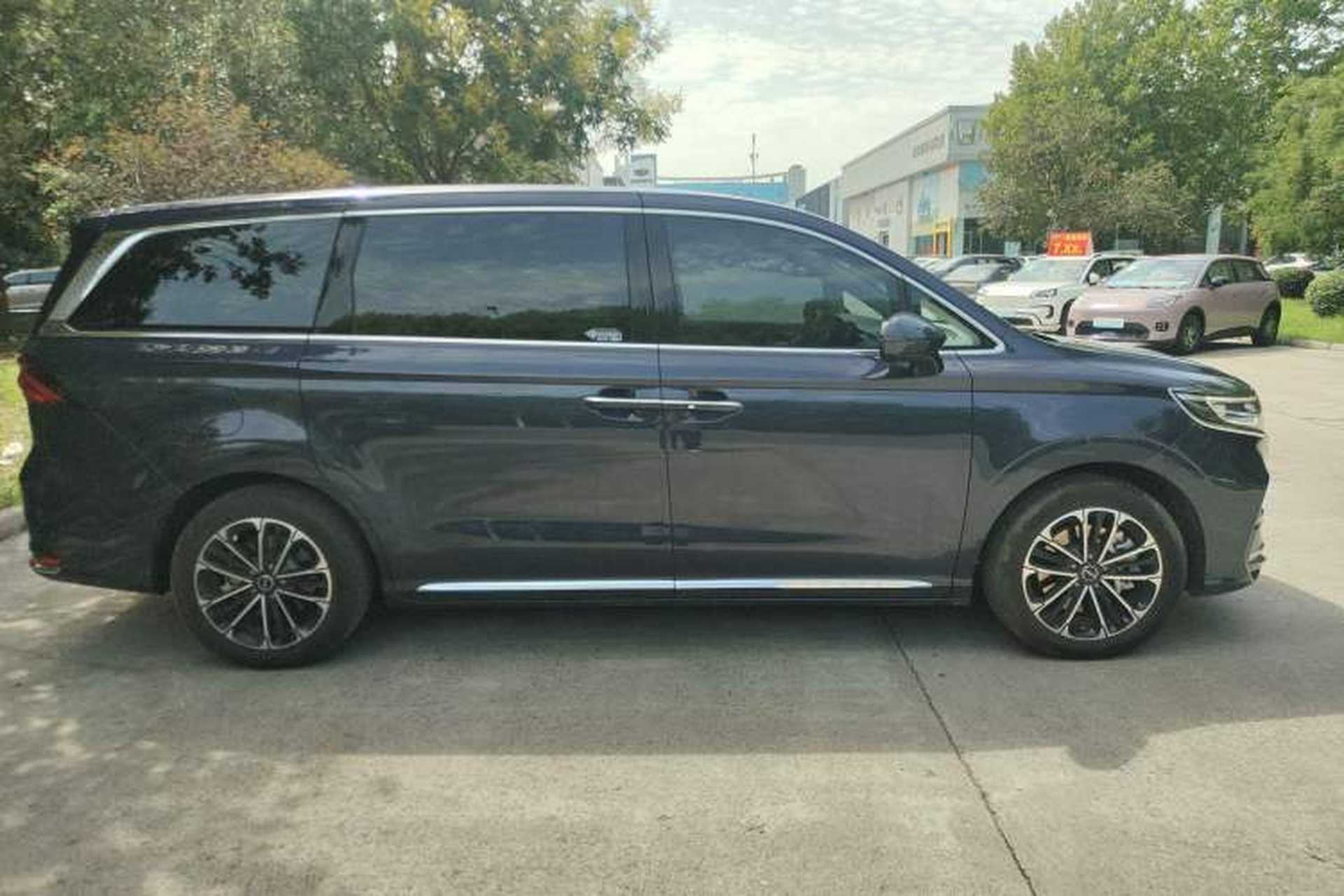 Used Roewe iMAX8 2023 400TGI Comfort Edition Exterior 2