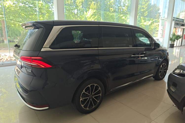 Used Roewe iMAX8 2023 400TGI Comfort Edition Exterior 4