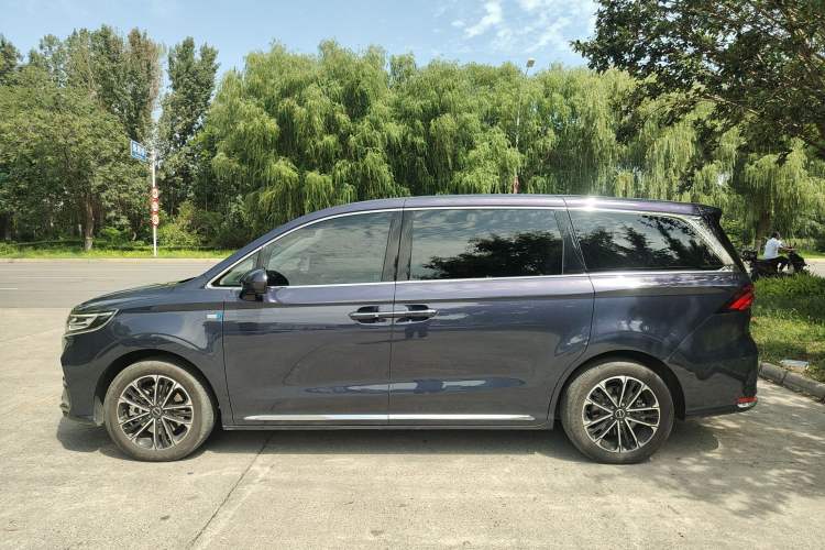 Used Roewe iMAX8 2023 400TGI Comfort Edition Exterior 5