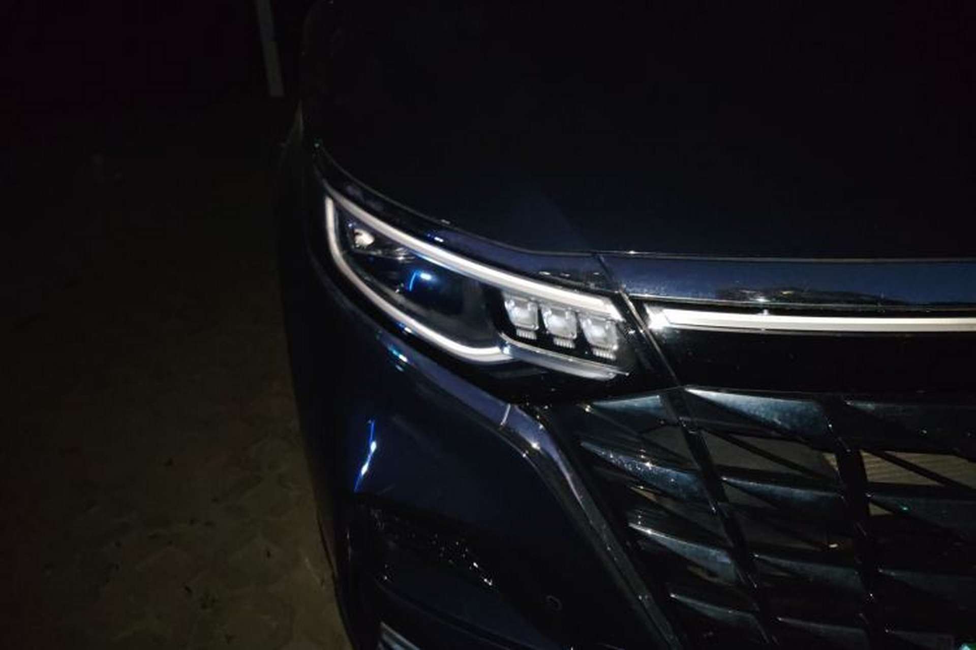 Used Roewe iMAX8 2023 400TGI Comfort Edition Exterior 6