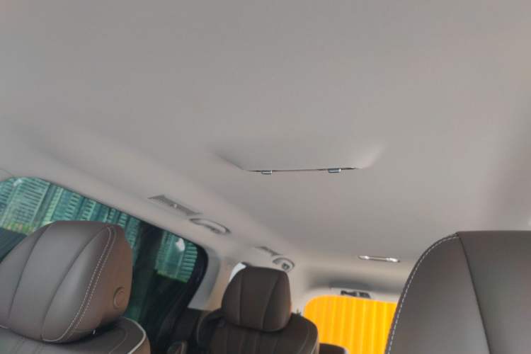 Used Roewe iMAX8 2023 400TGI Comfort Edition Headliner