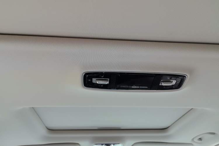 Used Roewe iMAX8 2023 400TGI Comfort Edition Headliner