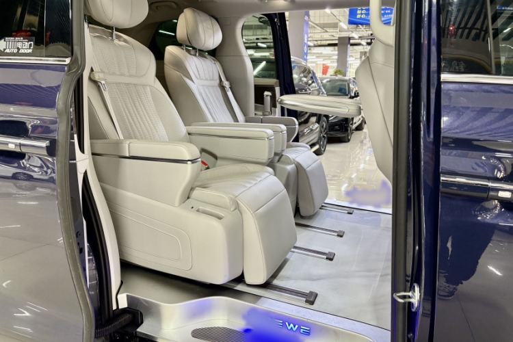 Used Roewe iMAX8 2023 400TGI Comfort Edition Interior 1