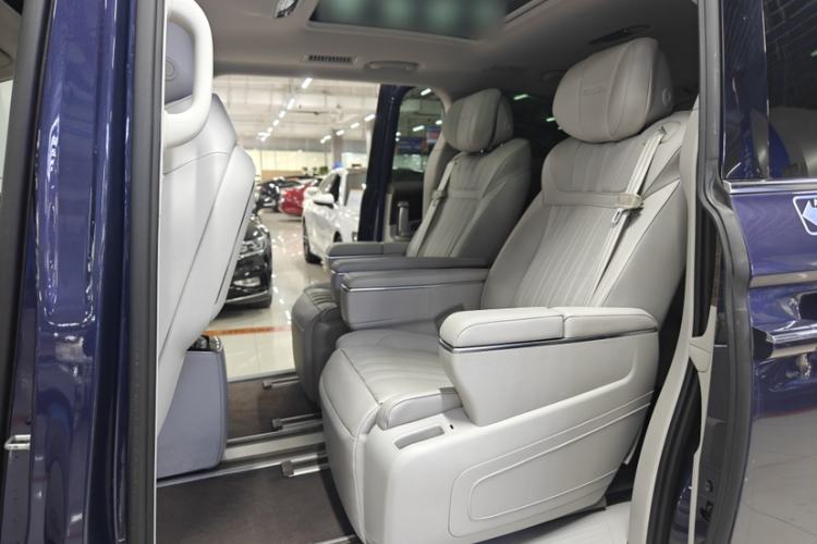 Used Roewe iMAX8 2023 400TGI Comfort Edition Interior 1