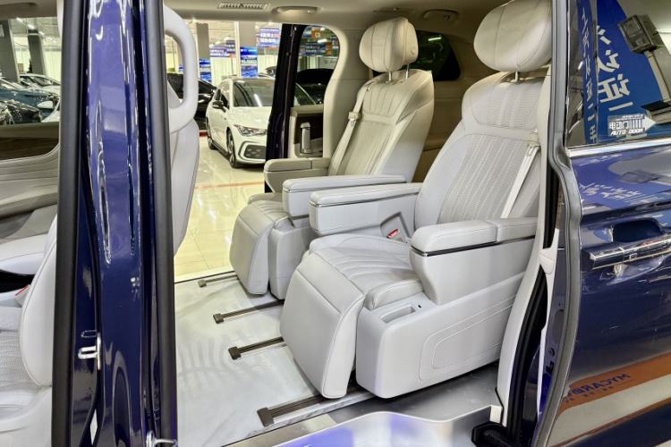 Used Roewe iMAX8 2023 400TGI Comfort Edition Interior 2