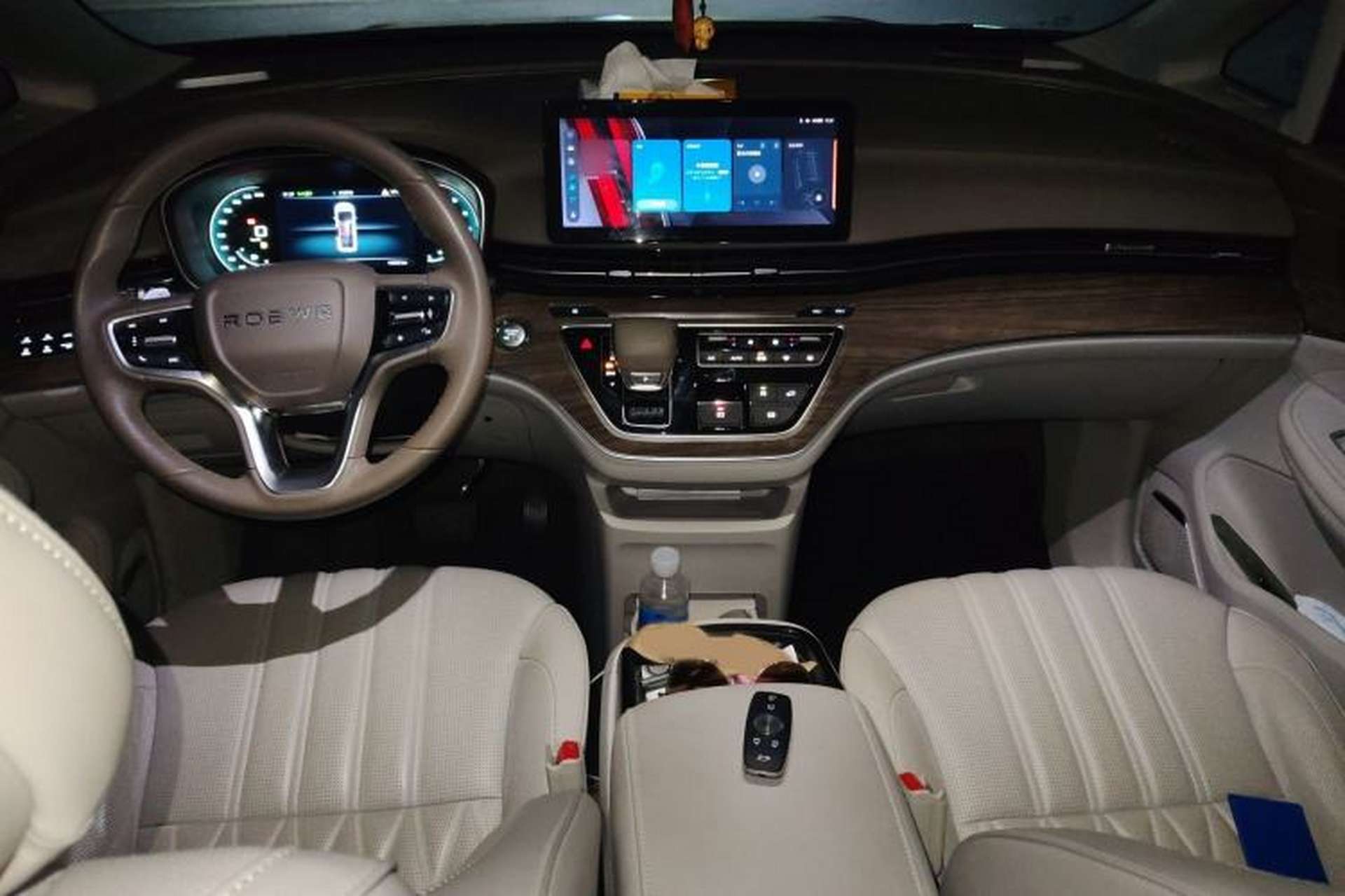Used Roewe iMAX8 2023 400TGI Comfort Edition Interior 2
