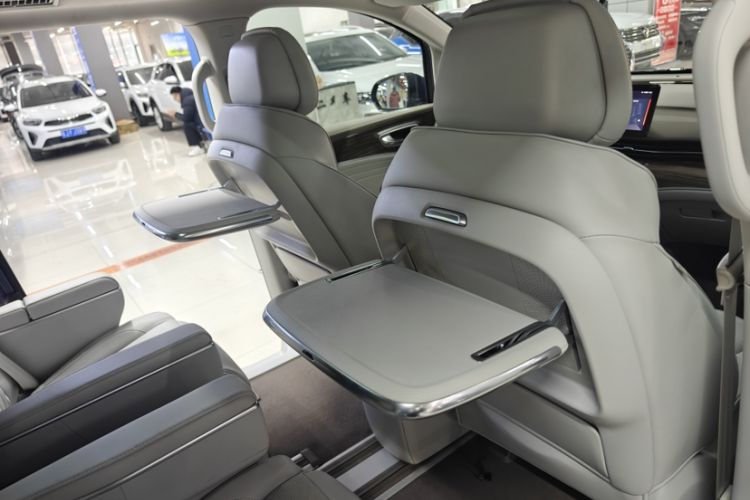 Used Roewe iMAX8 2023 400TGI Comfort Edition Interior 2