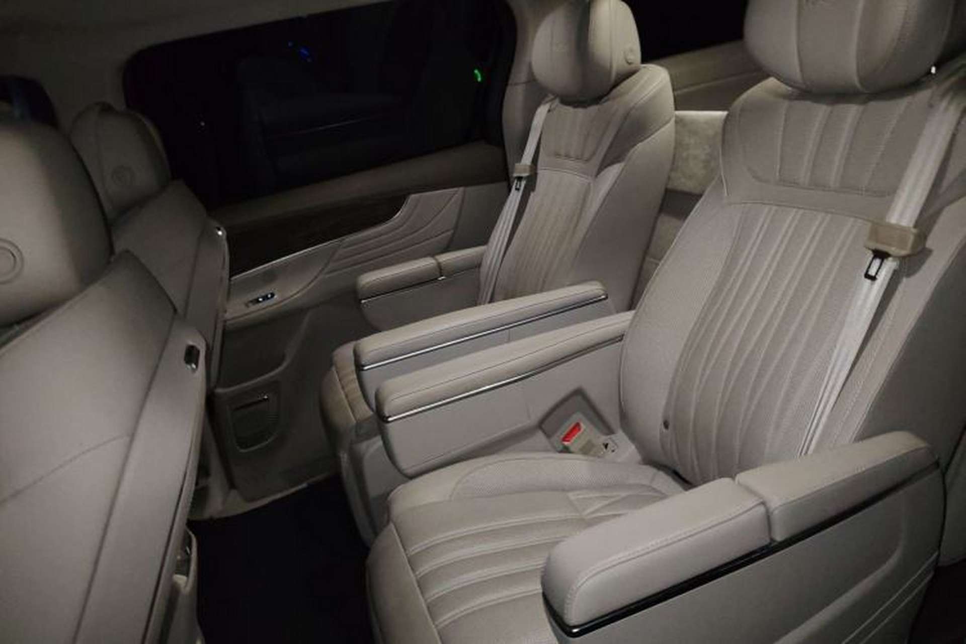 Used Roewe iMAX8 2023 400TGI Comfort Edition Interior 4