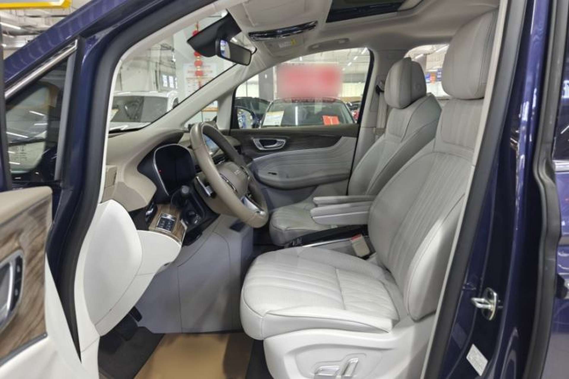 Used Roewe iMAX8 2023 400TGI Comfort Edition Interior 5