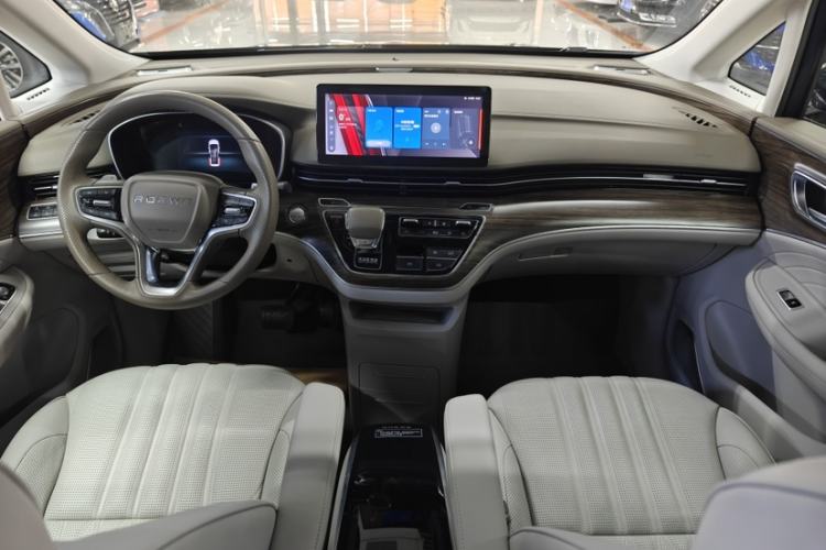 Used Roewe iMAX8 2023 400TGI Comfort Edition Interior 6