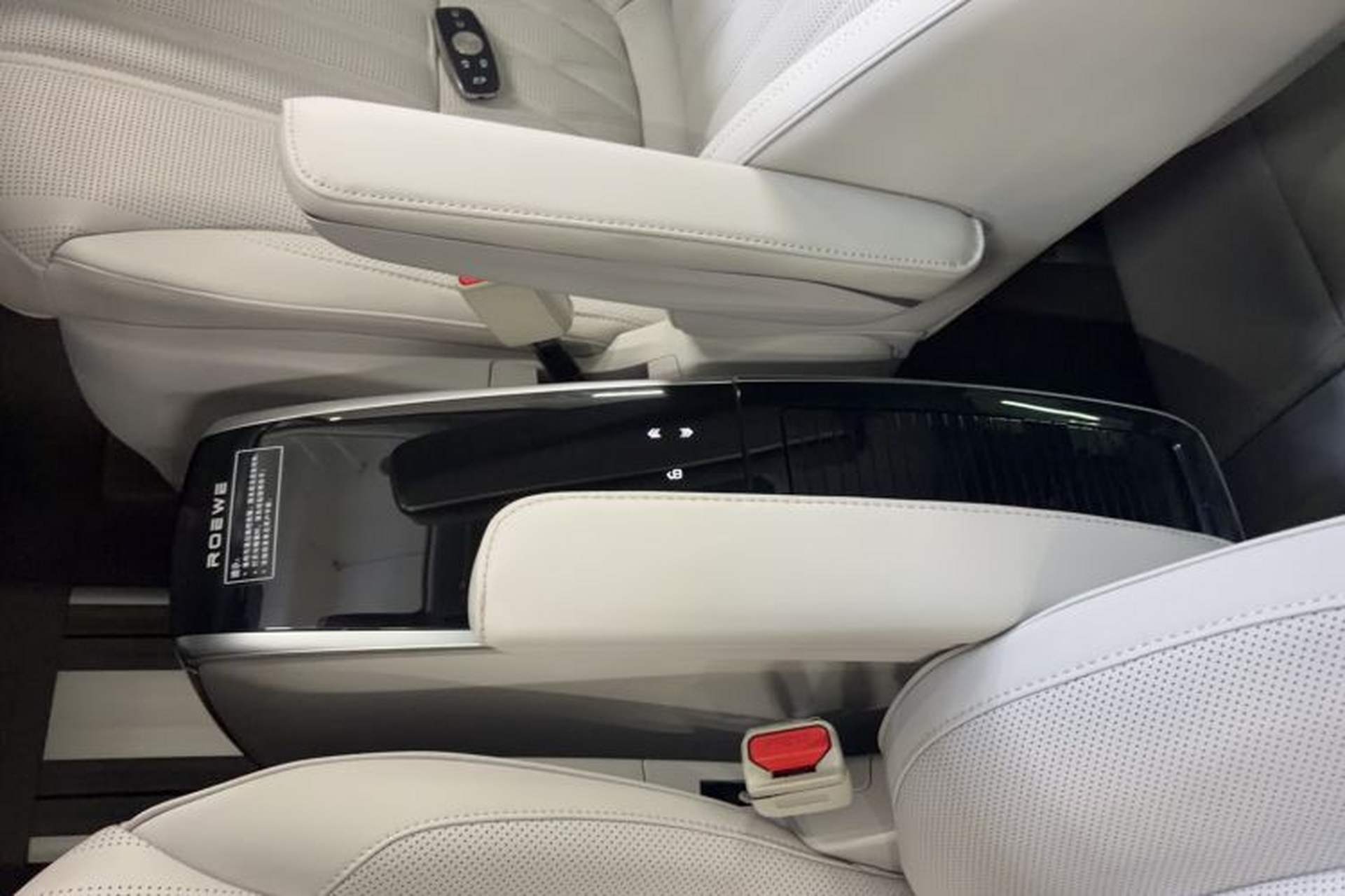 Used Roewe iMAX8 2023 400TGI Comfort Edition Interior 7