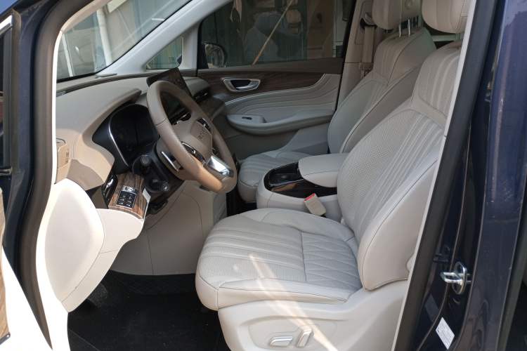 Used Roewe iMAX8 2023 400TGI Comfort Edition Left Front Seat
