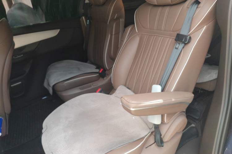 Used Roewe iMAX8 2023 400TGI Comfort Edition Left Rear Seat