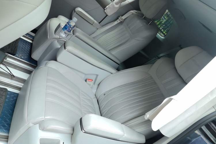 Used Roewe iMAX8 2023 400TGI Comfort Edition Left Rear Seat