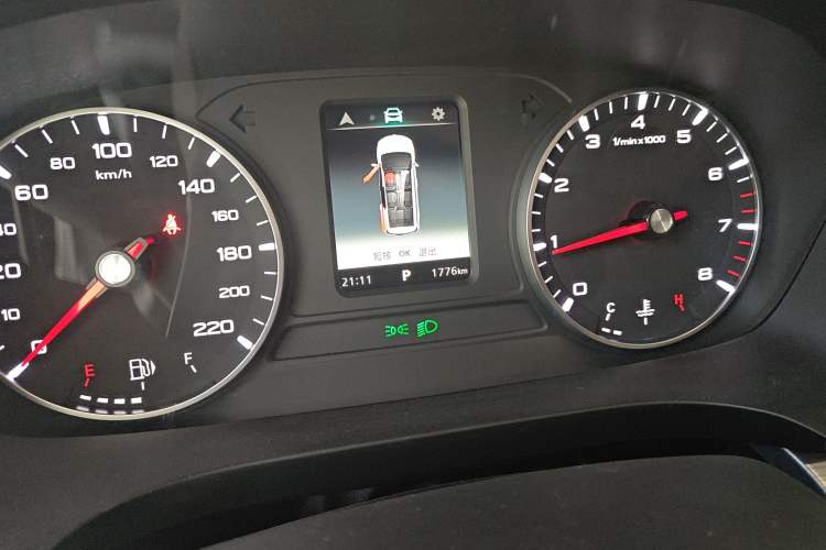 Used Roewe iMAX8 2023 400TGI Comfort Edition Odometer Close Up