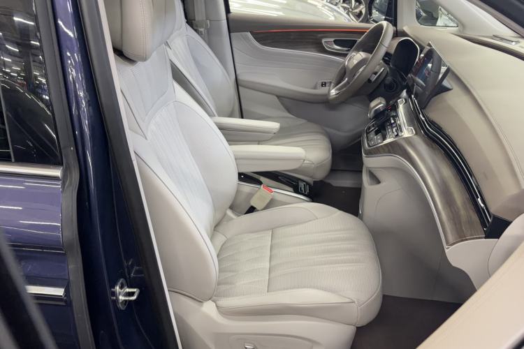 Used Roewe iMAX8 2023 400TGI Comfort Edition Right Front Seat