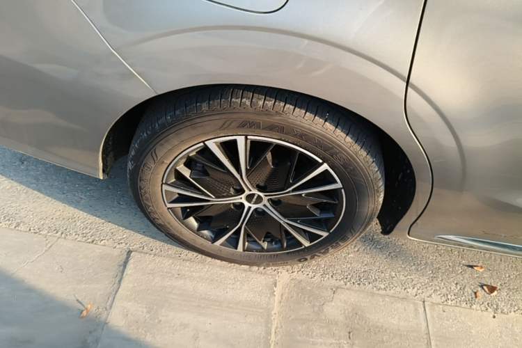 Used Roewe iMAX8 2023 400TGI Comfort Edition Exterior 5