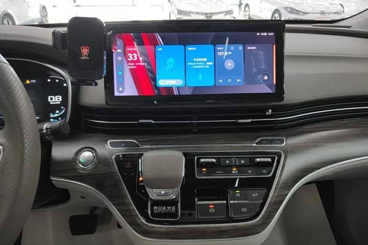 Used Roewe iMAX8 2023 400TGI Comfort Edition Audio And AC Panel