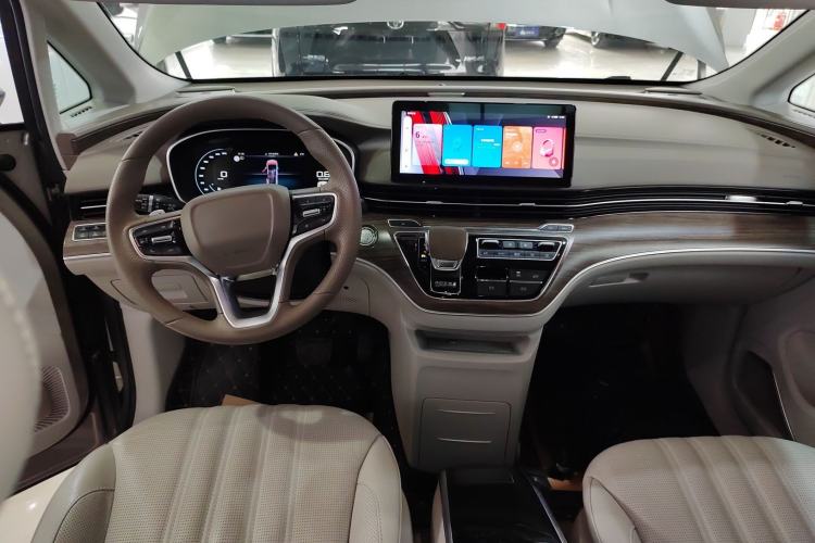 Used Roewe iMAX8 2023 400TGI Comfort Edition Center Console
