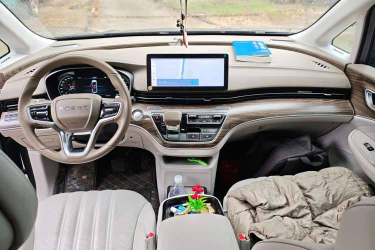 Used Roewe iMAX8 2023 400TGI Comfort Edition Center Console