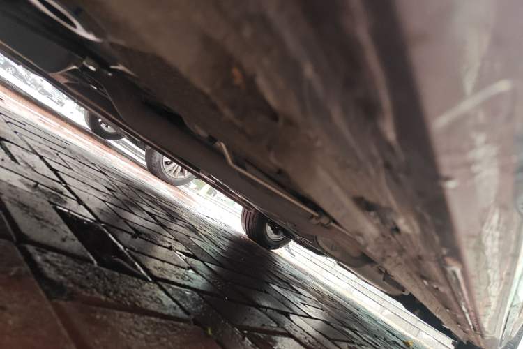 Used Roewe iMAX8 2023 400TGI Comfort Edition Chassis Front Left