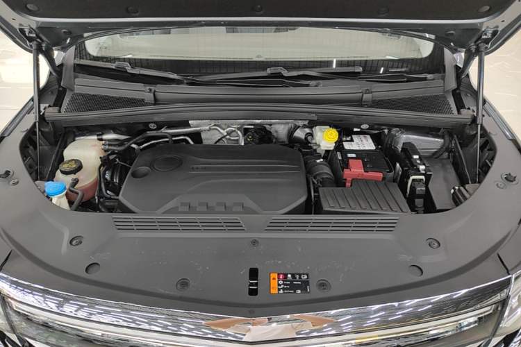 Used Roewe iMAX8 2023 400TGI Comfort Edition Engine Bay