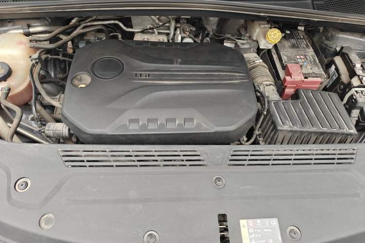 Used Roewe iMAX8 2023 400TGI Comfort Edition Engine Bay