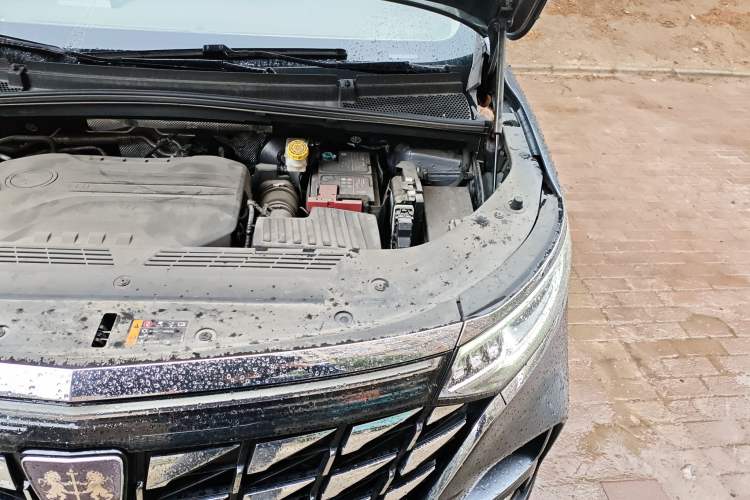Used Roewe iMAX8 2023 400TGI Comfort Edition Engine Bay Left