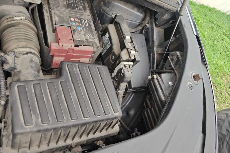 Used Roewe iMAX8 2023 400TGI Comfort Edition Engine Bay Left