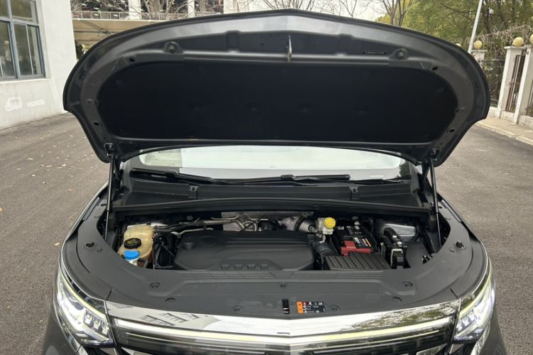 Used Roewe iMAX8 2023 400TGI Premium Edition Engine Bay