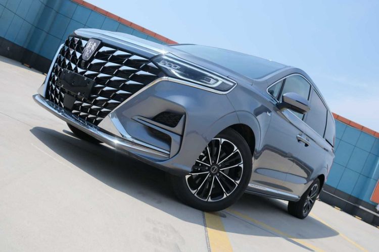 Used Roewe iMAX8 2023 400TGI Comfort Edition Exterior 1