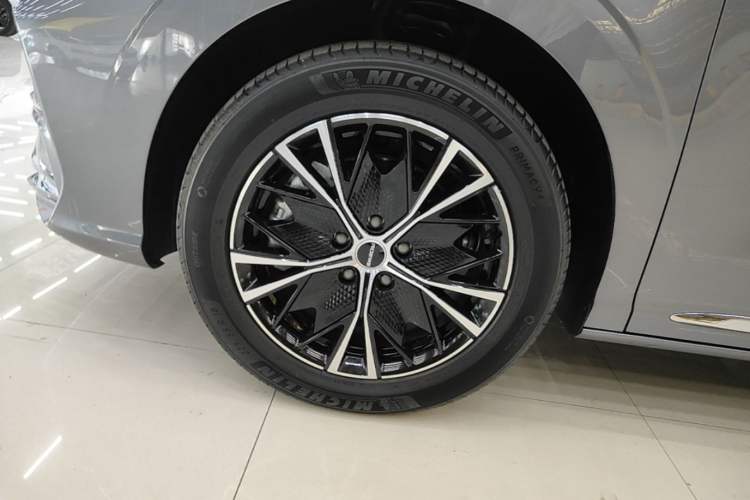 Used Roewe iMAX8 2023 400TGI Comfort Edition Exterior 4